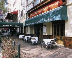 Fairfield New Orleans at Avenue Plaza resort