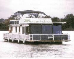 Shangri La Houseboat alloggio