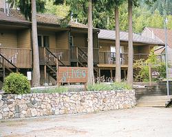 St Ives on Shuswap resort