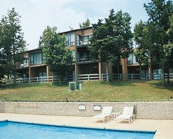 The Pines at Treetop Condominiums logement